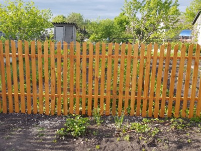 Забор из деревянного штакетника "Вишнёвый сад"